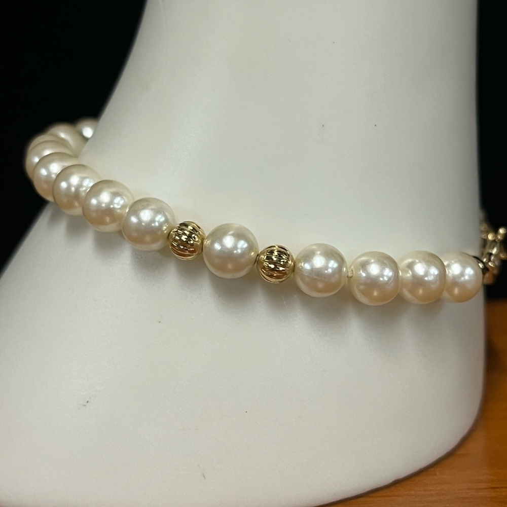 Avon Faux Pearl Bracelet